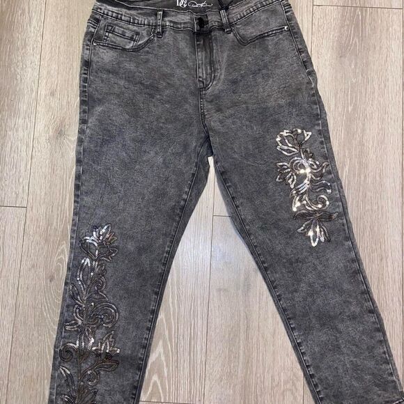 DG2 by Diane Gilman Gray Skinny Jeans with Silver Accents - Picture 1 of 7